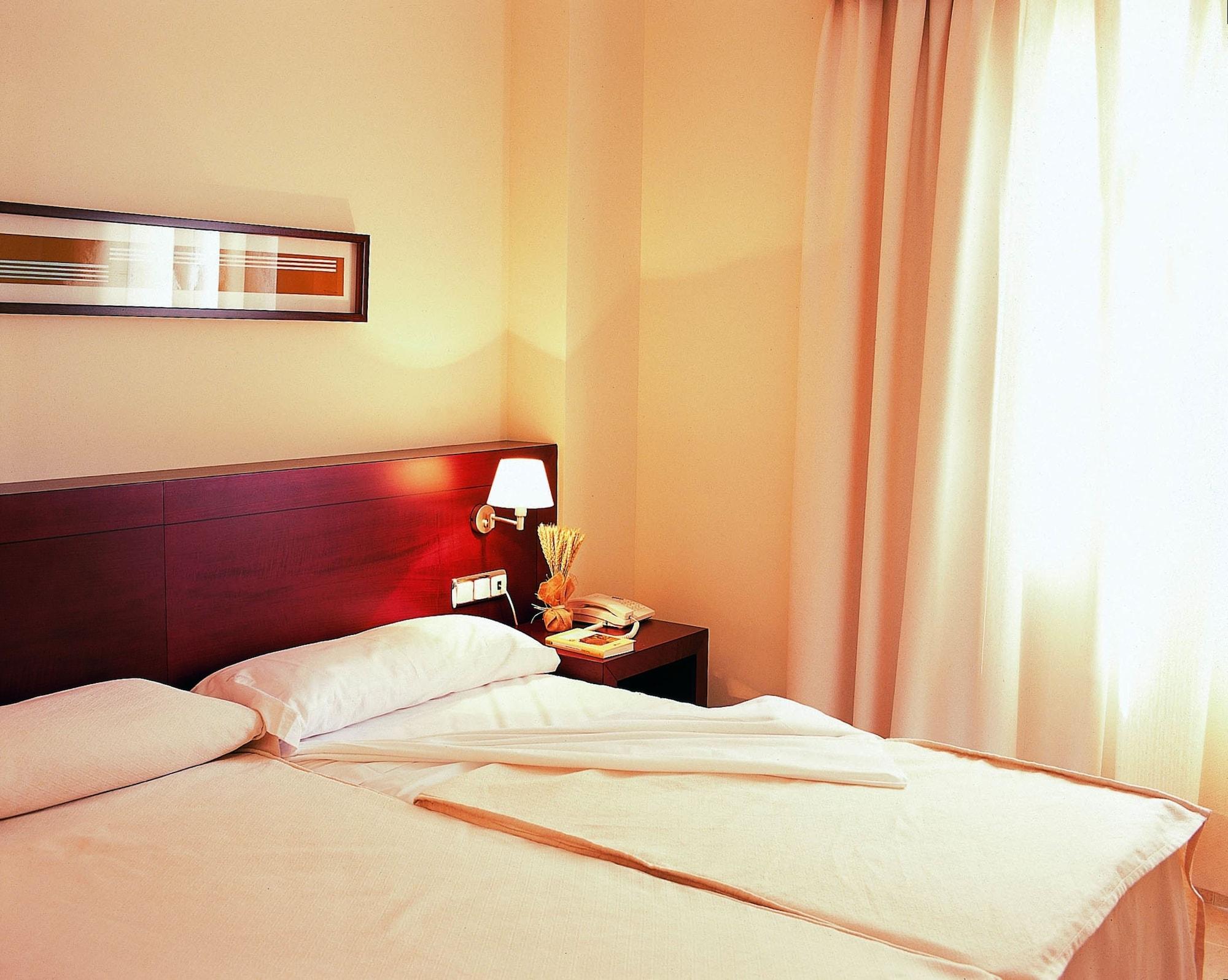 Hotel Traina 산페드로델피나타르 객실 사진